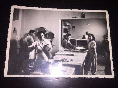 Il fratello di Domenico, Francesco, apr� invece nel 1952 uno stabilimento di savoiardi che ebbe un clamoroso successo